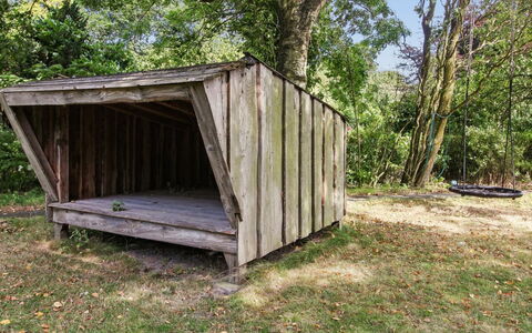 Tessa - 19Km from the Sea: Meubles, Design Intérieur, Bois, Plafond, Sol, Sol, Parquet, Table Cuisine Et Salle A Manger, Table, Luminaire