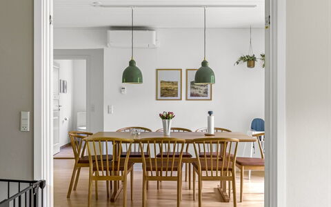 Falka - 30Km from the Sea: Meubles, Design Intérieur, Sol, Bois, Salle À Manger, Table Cuisine Et Salle A Manger, Sol, Table, Chaise, Plafond
