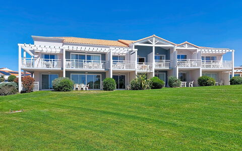 Lumière et Vue Océan: Appartement, Balcon, Côte, Hôtel, Recours, Station Balnéaire, Ville Resort, Baie, Appartement Penthouse