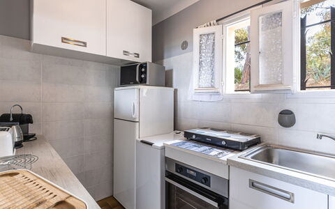 U Sognu: Appareil De Cuisine, Cuisine, Principaux Appliance, Comptoir, Électroménager, Cuisinière, Cabinetry, Réfrigérateur, Design Intérieur, Sol