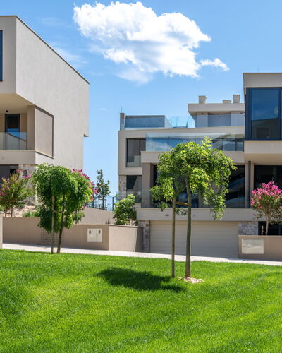 Petram Deluxe Villa with Rooftop Pool 121.4