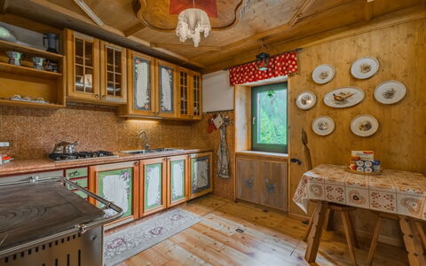 Villa Ragada: Meubles, Design Intérieur, Sol, Sol, Parquet, Bois, Chaise, Plafond, Table Cuisine Et Salle A Manger, Table
