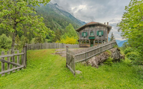Villa Ragada: Meubles, Design Intérieur, Sol, Sol, Parquet, Bois, Chaise, Plafond, Table Cuisine Et Salle A Manger, Table