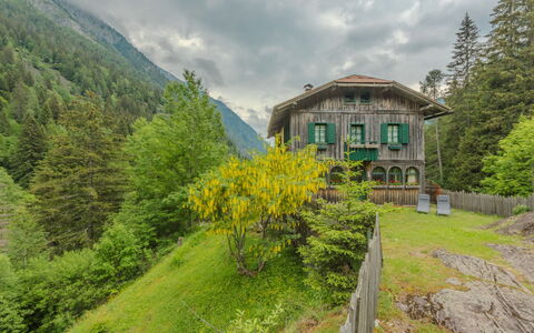 Villa Ragada: Meubles, Design Intérieur, Sol, Sol, Parquet, Bois, Chaise, Plafond, Table Cuisine Et Salle A Manger, Table