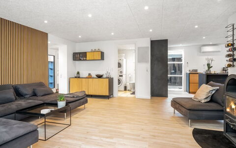 Keijo - from the Sea: Meubles, Design Intérieur, Sol, Sol, Canapé, Mur, Parquet, Bois, Plafond, Salon