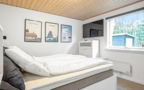 Keijo - from the Sea: Design Intérieur, Chambre, Lit, Plafond, Meubles, Bois, Sol, Sol, Pièce, Drap De Lit