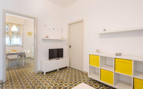 Villa Sole Mare: Sol, Sol, Design Intérieur, Pièce, Plafond, Appartement, Moulage, Tuile, Rayonnage