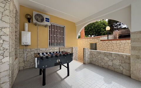Villa Sole Mare: Mur, Sol, Sol, Composite, Béton, Tuile, Tache De Bois, Balcon, Dalle