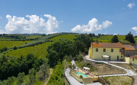 Villa i Fiori: Biens, Eco Hôtel, Mobilier De Jardin, Chaise, Villa, Piscine, Recours, Ferme, Ville Resort, Arrière-Cour