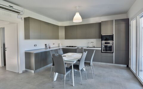 Rari House: Meubles, Cuisine, Sol, Design Intérieur, Principaux Appliance, Comptoir, Bois, Appareil De Cuisine, Plafond, Sol