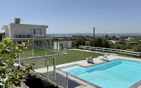 Rari House: Piscine, Recours, Composite, Mobilier De Jardin, Loisir, Ombre, Eco Hôtel, Thermes, Caractéristique De L'Eau, Villa