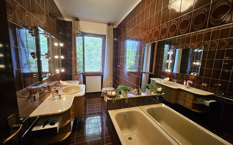 Alle Gardenie: Sol, Luminaire Plomberie, Design Intérieur, Sol, Lavabo, Salle De Bains, Robinet, Plomberie, Évier, Plafond