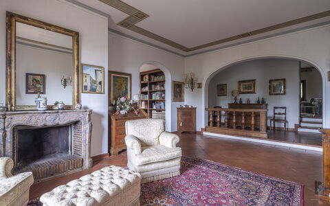 Villa Golly: Meubles, Design Intérieur, Sol, Bois, Sol, Pièce, Plafond, Cadre, Salon, Éclairage