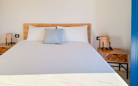 Tenuta Emma: Lit, Meubles, Chambre, Literie, Bois, Drap De Lit, Linge, Design Intérieur, Sol, Cadre De Lit