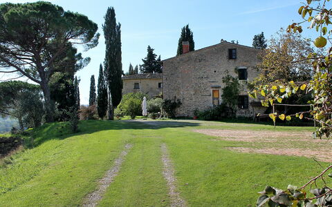 Il Poggio: Herbe, Propriété, Château, Biens, Pelouse, Bâtiment, Arbre, Jardin, Ciel