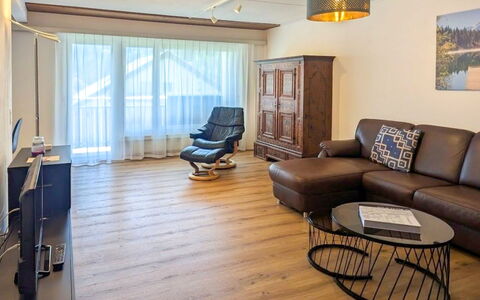 Laax 76: Meubles, Design Intérieur, Sol, Sol, Parquet, Canapé, Bois, Plafond, Salon, Revêtement De Sol Stratifié