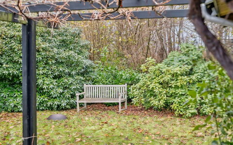 Naema - 1Km from the Sea: Meubles, Mer, Chaise, Ombre, Balcon, Mobilier De Jardin, Eco Hôtel, Côte, Plate-Forme, Tache De Bois