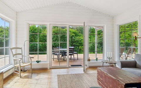 Aiyana - 2.1Km from the Sea: Bois, Sol, Parquet, Sol, Design Intérieur, Meubles, Domicile, Dur, Salon, Porte