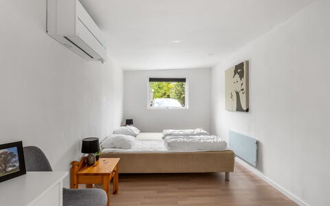 Erna - 900M from the Sea: Meubles, Mer, Chaise, Ombre, Balcon, Mobilier De Jardin, Eco Hôtel, Côte, Plate-Forme, Tache De Bois