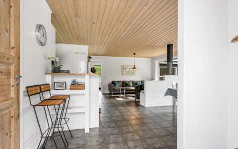 Erna - 900M from the Sea: Meubles, Mer, Chaise, Ombre, Balcon, Mobilier De Jardin, Eco Hôtel, Côte, Plate-Forme, Tache De Bois