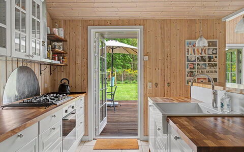 Stavros - 325M from the Sea: Cuisine, Sol, Comptoir, Bois, Cabinetry, Meubles, Design Intérieur, Sol, Appareil De Cuisine, Plafond