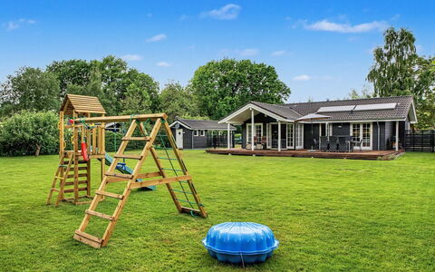 Stavros - 325M from the Sea: Herbe, Domicile, Chalet, Pelouse, Jardin, Ombre, Batiments Jardin, Loisir, Ferme, Cour