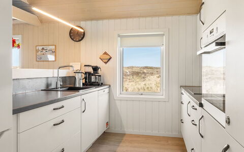 Flugha - 190M from the Sea: Dur, Tache De Bois, Cuisine