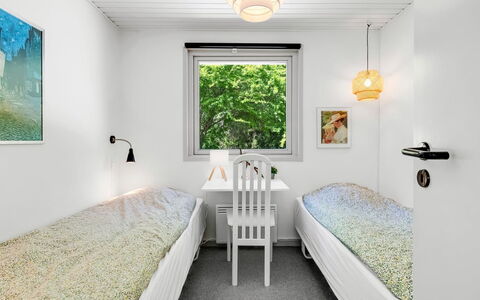 Flor - 900M from the Sea: Mur, Chambre, Lit, Design Intérieur, Literie, Plafond, Drap De Lit, Sol, Sol, Domicile