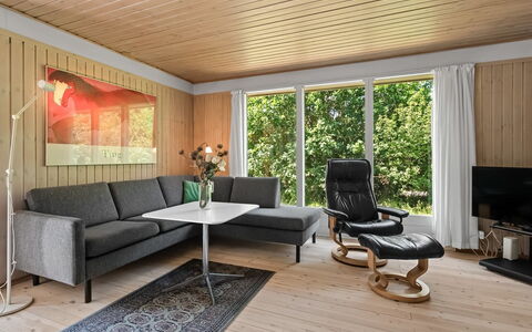 Ursula - 7Km from the Sea: Meubles, Design Intérieur, Sol, Bois, Sol, Canapé, Salon, Table, Parquet, Domicile