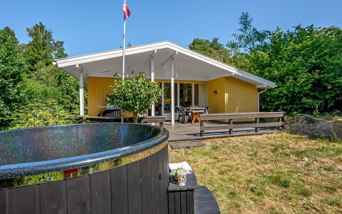 Ursula - 7Km from the Sea: Chalet, Ombre, Cour, Conception, Aménagement Paysager, Arrière-Cour, Batiments Jardin, Piscine, Eco Hôtel, Plate-Forme