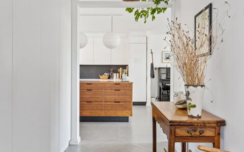 Frænde - 500M from the Sea: Sol, Bois, Meubles, Cabinetry, Design Intérieur, Sol, Comptoir, Tiroir, Cuisine, Domicile