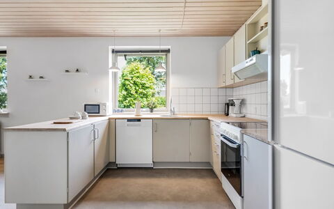 Ulv - from the Sea: Cuisine, Mur, Sol, Appareil De Cuisine, Comptoir, Bois, Design Intérieur, Principaux Appliance, Plafond, Sol