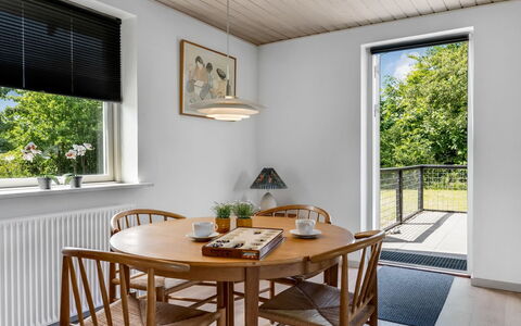 Ulv - from the Sea: Meubles, Design Intérieur, Sol, Bois, Salle À Manger, Chaise, Table, Table Cuisine Et Salle A Manger, Luminaire, Plafond