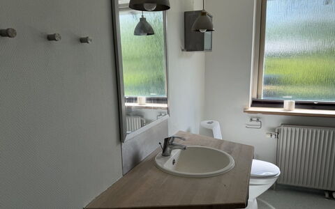 Ulv - from the Sea: Lavabo, Luminaire Plomberie, Évier, Design Intérieur, Robinet, Salle De Bains, Plomberie, Sol, Sol, Pièce