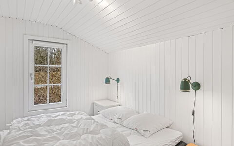 Volmer - 500M from the Sea: Bois, Plafond, Chambre, Sol, Sol, Design Intérieur, Domicile, Lit, Literie, Drap De Lit