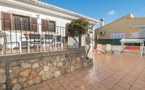 Dofins Bahia Azul: Meubles, Chambre, Lit, Sol, Literie, Appartement, Design Intérieur, Sol, Drap De Lit, Cadre De Lit