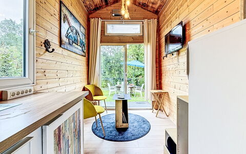 Tiny House: Meubles, Chambre, Lit, Sol, Literie, Appartement, Design Intérieur, Sol, Drap De Lit, Cadre De Lit