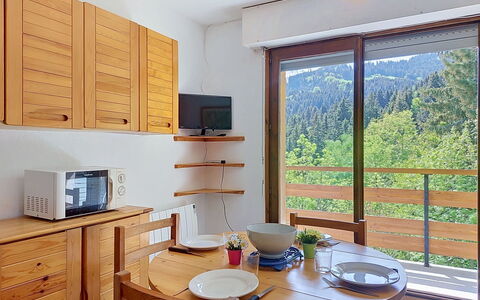 Turquoise: Meubles, Chambre, Lit, Sol, Literie, Appartement, Design Intérieur, Sol, Drap De Lit, Cadre De Lit