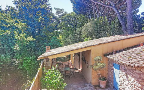 Le Vieux Moulin: Herbe, Maison, Zone Rurale, Chalet, Toit, Domicile, Paysage, Plaine, Lot Terre