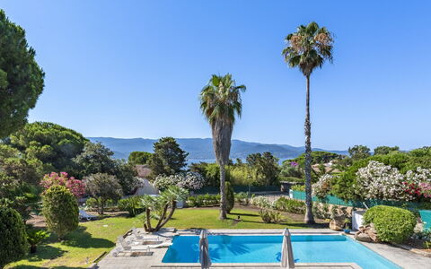 Bleu Isolella: Bleu, Arbre, Piscine, Recours, Jardin, Aménagement Paysager, Loisir, Ombre, Tropiques, Eco Hôtel