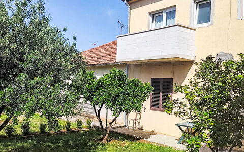 Zadar 2: Herbe, Maison, Zone Rurale, Chalet, Toit, Domicile, Paysage, Plaine, Lot Terre