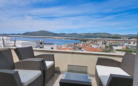 Trogir Okrug Gornji 259: Herbe, Maison, Zone Rurale, Chalet, Toit, Domicile, Paysage, Plaine, Lot Terre