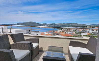 Trogir Okrug Gornji 259: Herbe, Maison, Zone Rurale, Chalet, Toit, Domicile, Paysage, Plaine, Lot Terre