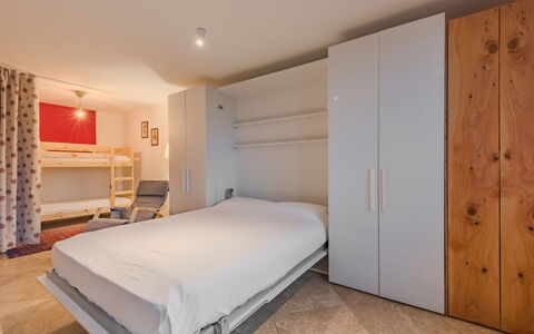 Ciasina Alpina: Meubles, Bois, Design Intérieur, Sol, Sol, Chambre, Lit, Pièce, Plafond, Appartement