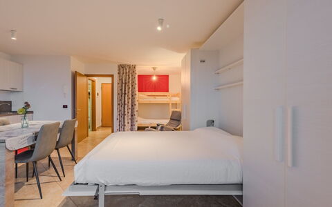Ciasina Alpina: Meubles, Design Intérieur, Sol, Sol, Plafond, Chambre, Lit, Pièce, Appartement, Literie