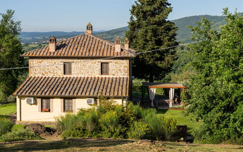 Il Cipresso - L'Olmo - L'Ulivo: Herbe, Maison, Zone Rurale, Chalet, Toit, Domicile, Paysage, Plaine, Lot Terre