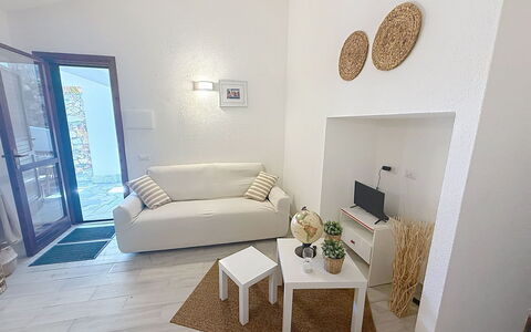 Porto Luna 1: Meubles, Design Intérieur, Sol, Sol, Canapé, Bois, Pièce, Salon, Plafond, Textile