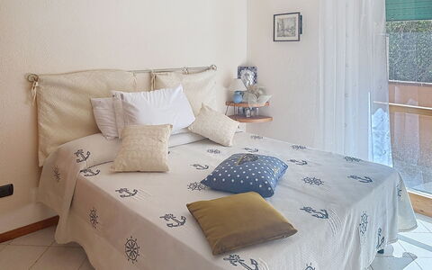 Coniglio Beach: Herbe, Maison, Zone Rurale, Chalet, Toit, Domicile, Paysage, Plaine, Lot Terre
