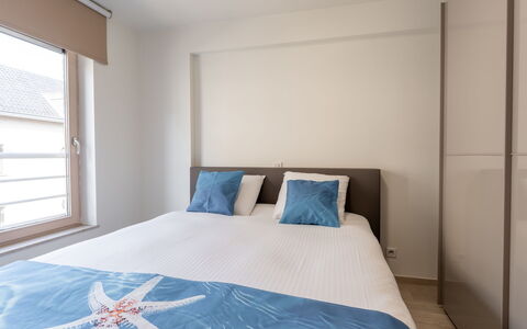 Chateau Novella: Sol, Design Intérieur, Sol, Meubles, Bois, Chambre, Lit, Textile, Pièce, Linge