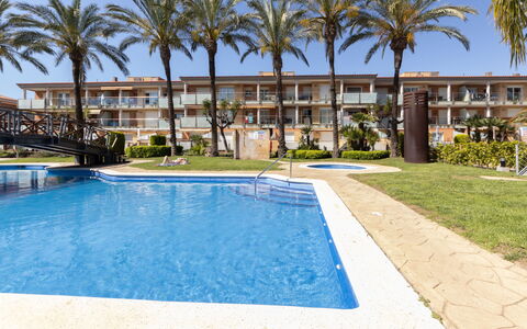 Almansa: Piscine, Zone Résidentielle, Design Urbain, Établissements Humains, Domicile, Biens, Appartement, Recours, Condominium, Hacienda